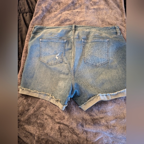 Torrid button up shorts - Picture 2 of 10